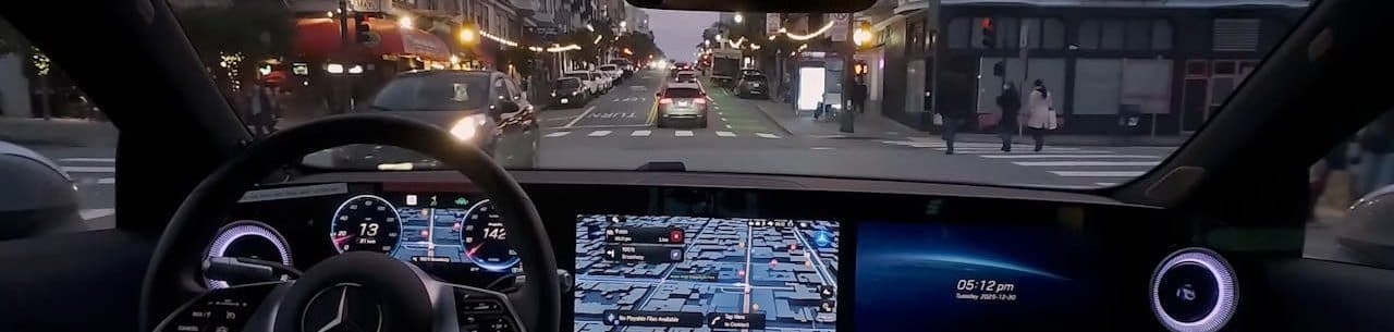 NVIDIA Alpamayo 自駕系統 ,為什麼遠遠追不上Tesla FSD?