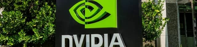 輝達 (NVDA) 抄底訊號亮了?破解「AI 泡沫」迷思,為何目標價上看 $219